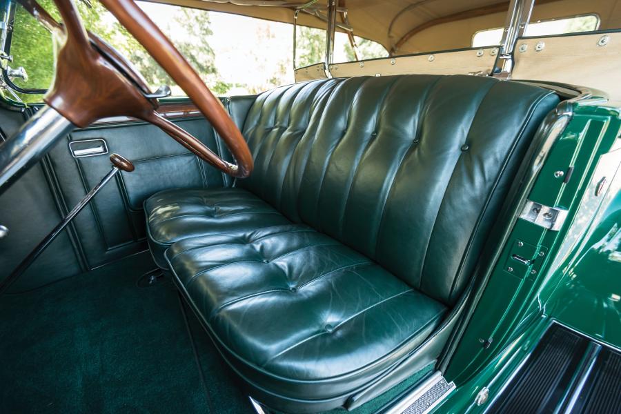 Интерьер Packard Twelve Phaeton 1934 года  (фото 32 из 46)